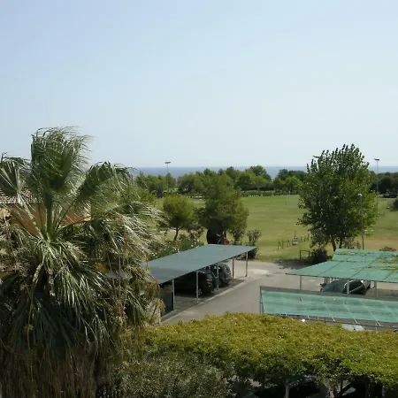 Flat St Cristina Village 公寓 *